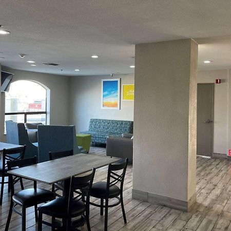 Days Inn By Wyndham Dallas Garland West Eksteriør billede