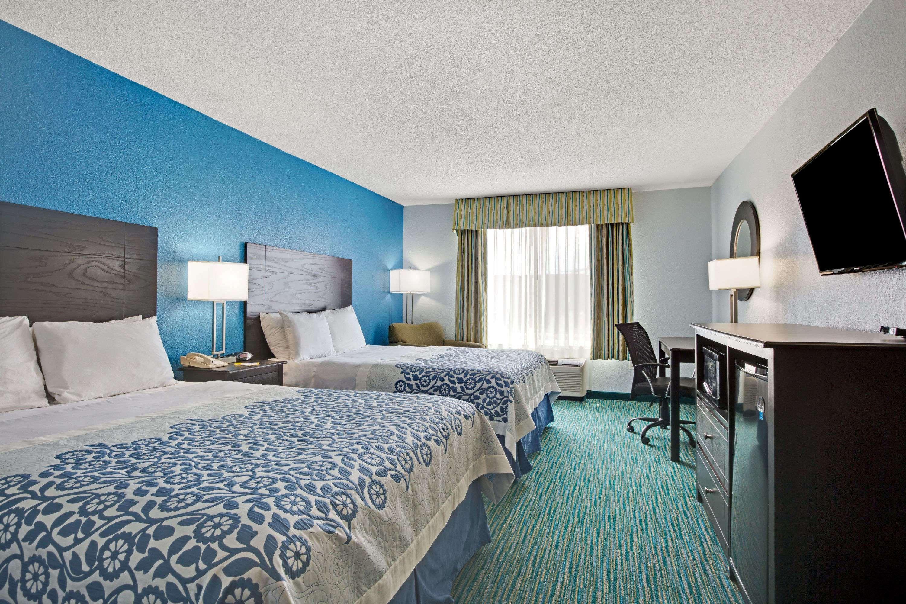 Days Inn By Wyndham Dallas Garland West Eksteriør billede